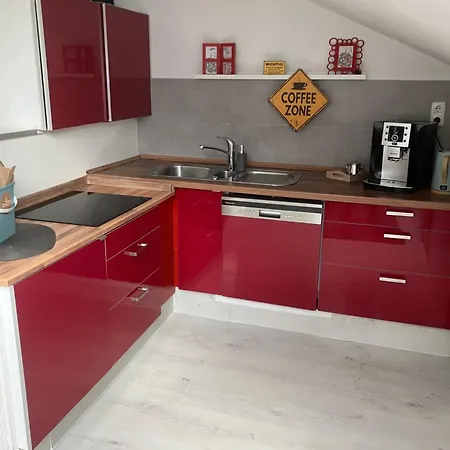 Ue Fuer Freunde Und Familien 6 Raeume Nyaraló