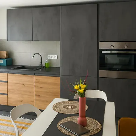 Ferienhaus ü Für Freunde 3 Wohneinheiten Mit Außenfläche Und Grill *