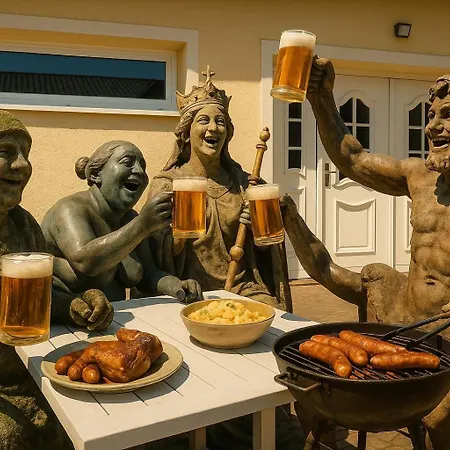 Ue Fuer Freunde 3 Wohneinheiten Mit Aussenflaeche Und Grill Tatil Evi Hirschaid