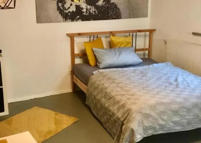 Ue Villa Fuer Freunde 3 Wohneinheiten Mit Aussenflaeche Und Grill הירשאיד